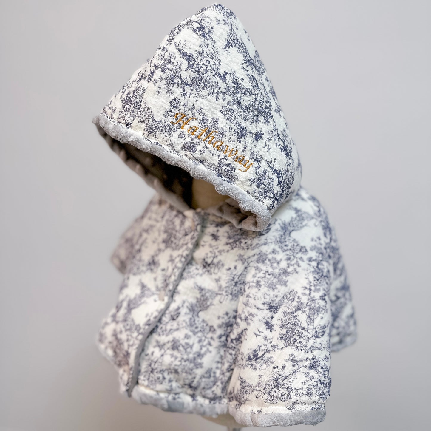 水墨藍斗篷